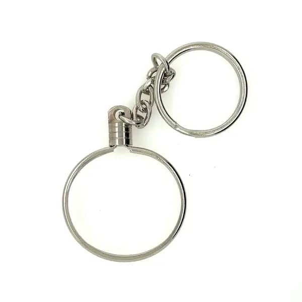 A key chain with a metal ring attached to it.